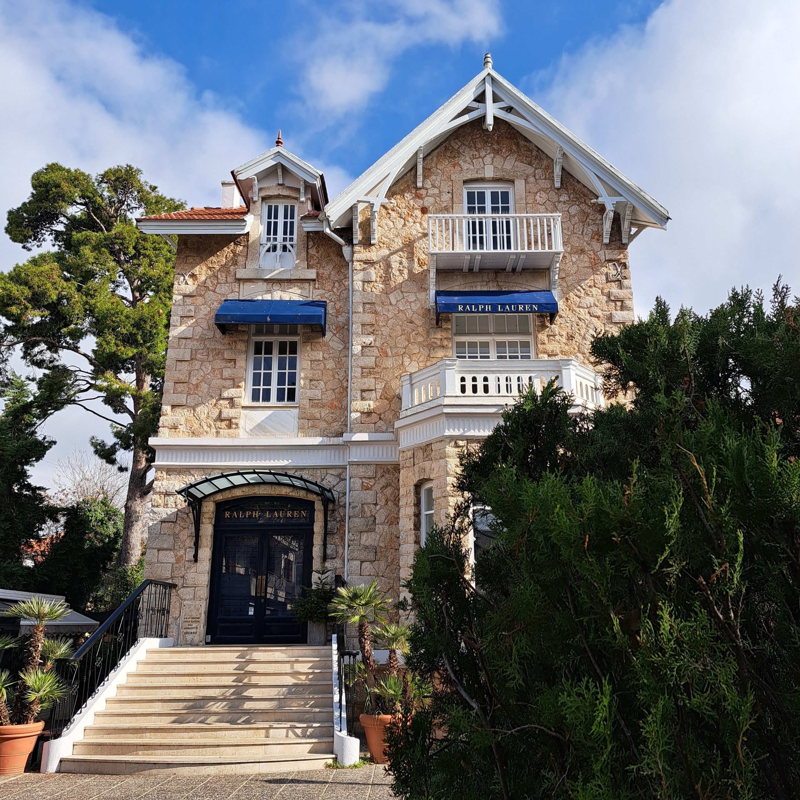 Hillside Grand Estate